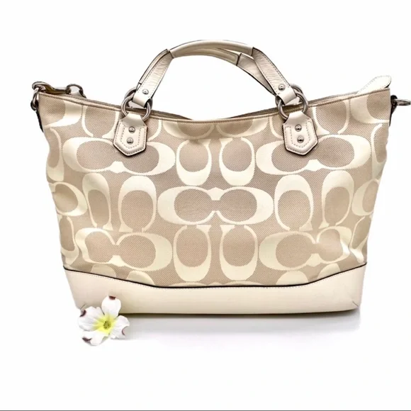 EUC Coach Campbell Signature Izzy Ivory Shoulder Bag - Picture 3 of 15